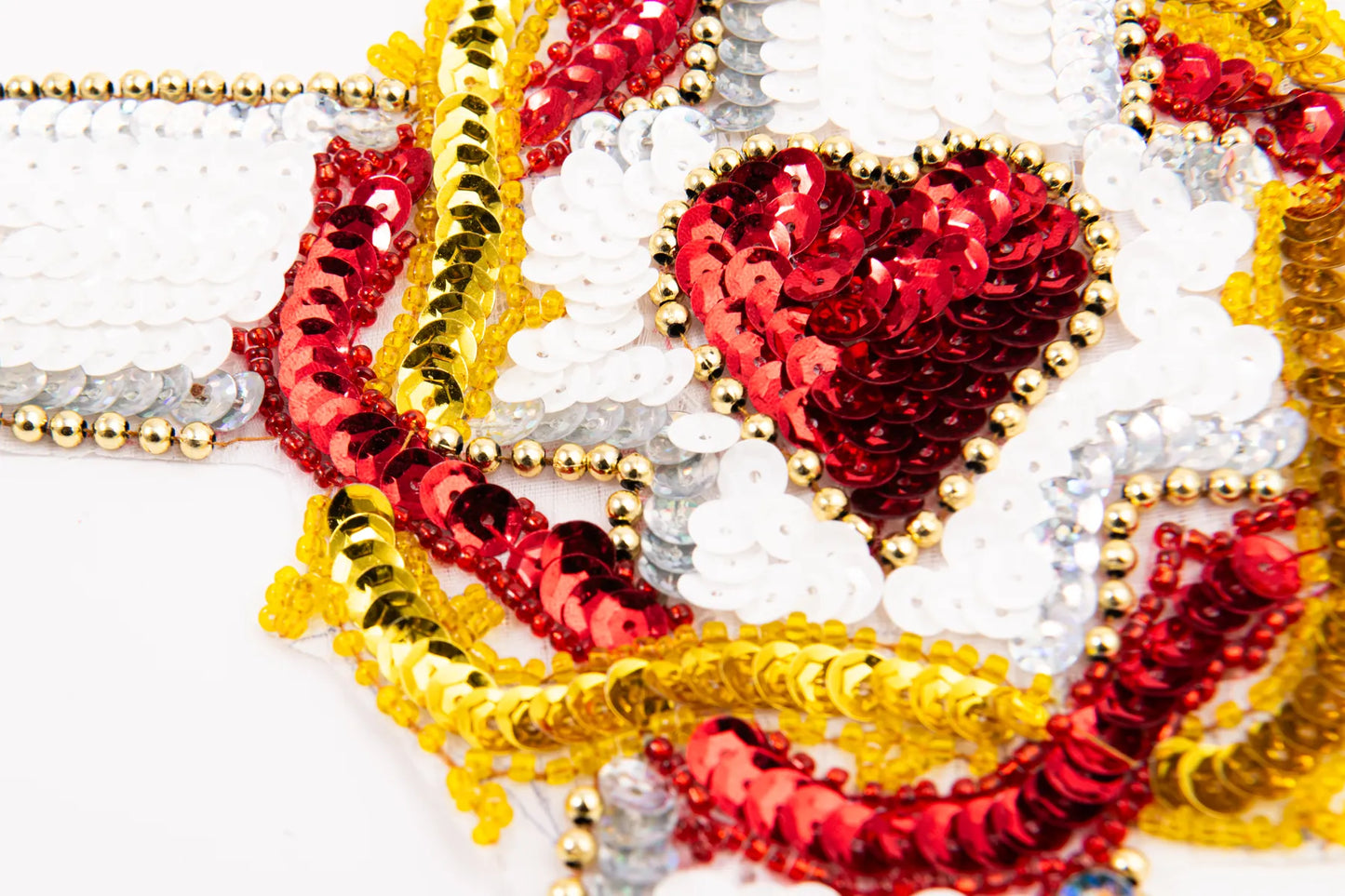 Aplicación de Lentejuela Cruz con Manto y Corona Decorativa | Ideal para Manualidades y Proyectos DIY