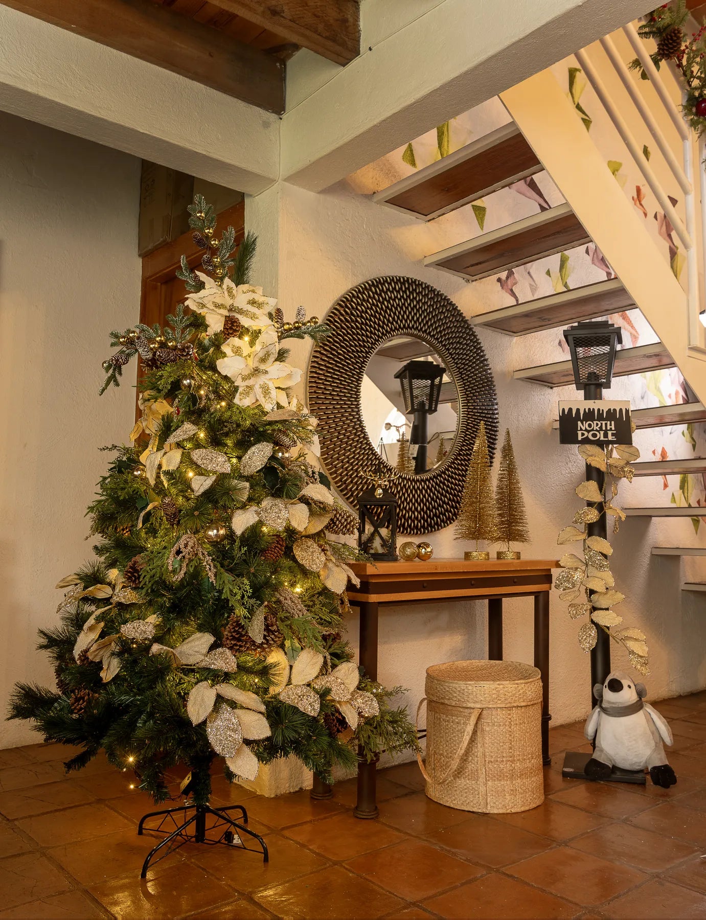 Árbol de Navidad con Piñas – 180 cm