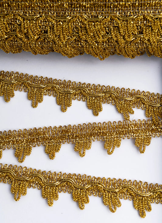 Galón Metálico Dorado 2.5 cm – Rollo de 27 Metros
