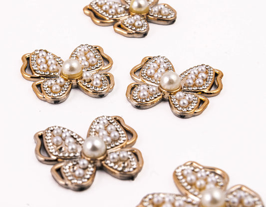 Herraje Decorativo Mariposa Dorada 25 mm con Perlas y Cristales 5 Piezas – Aplicación Metálica para Prendas y Accesorios