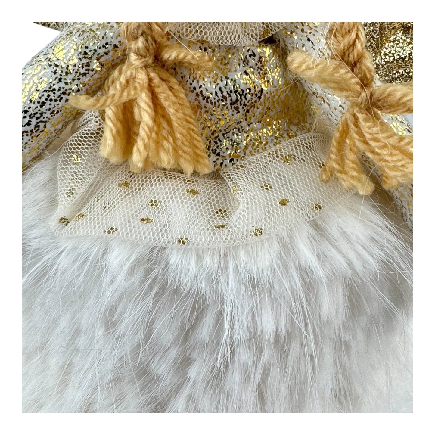 Ángel Decorativo Sentado con Alas Doradas – 56 cm