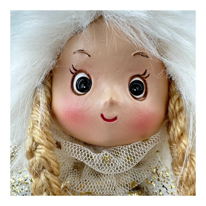 Ángel Decorativo Sentado con Alas Doradas – 56 cm