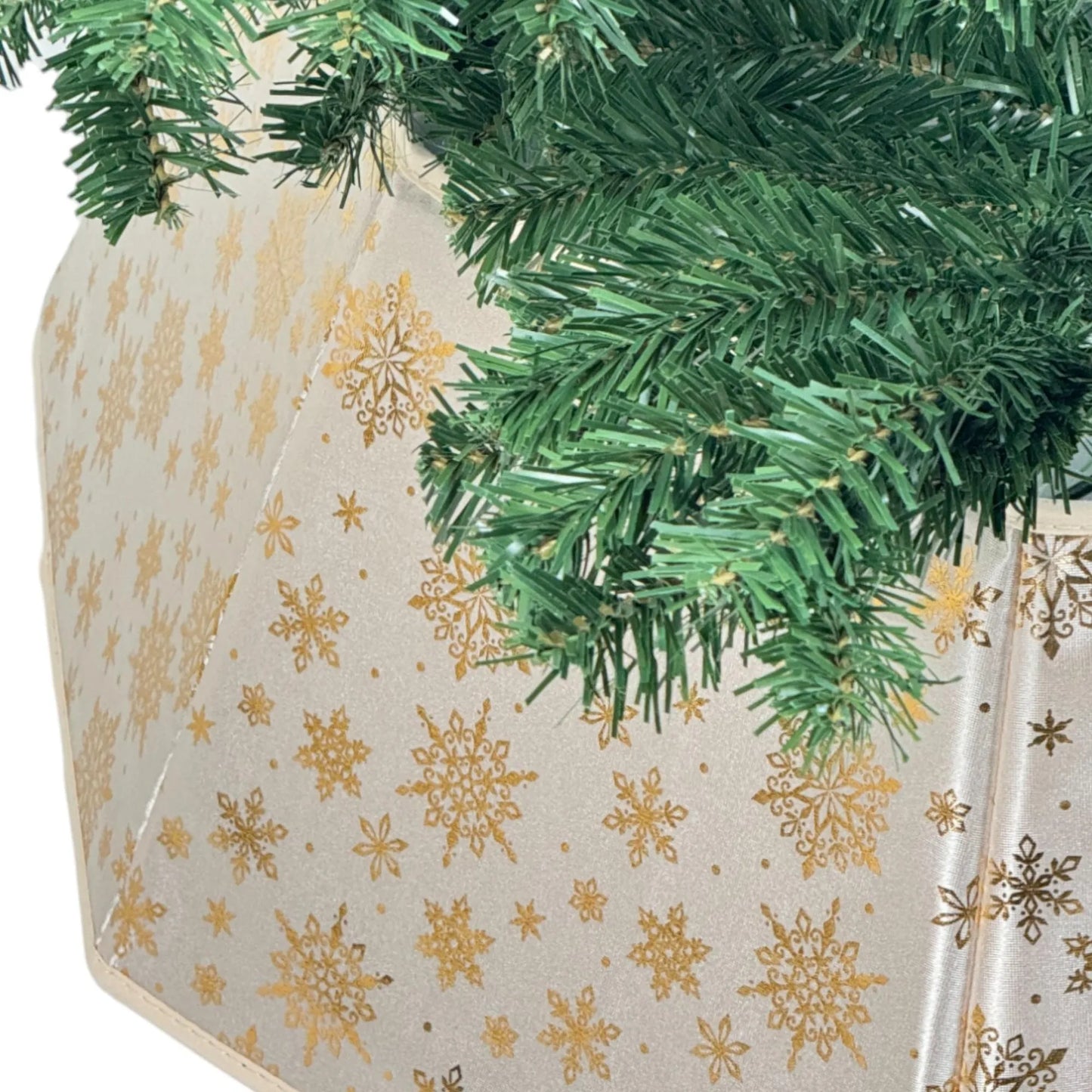 Base de árbol con copos dorados