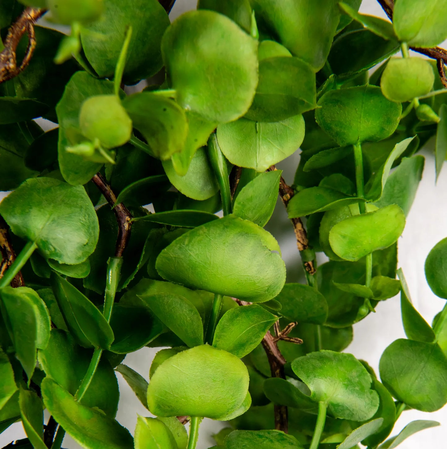 Follaje Artificial de Hojas Verdes 43 cm | Detalle Natural para Decoración Interior