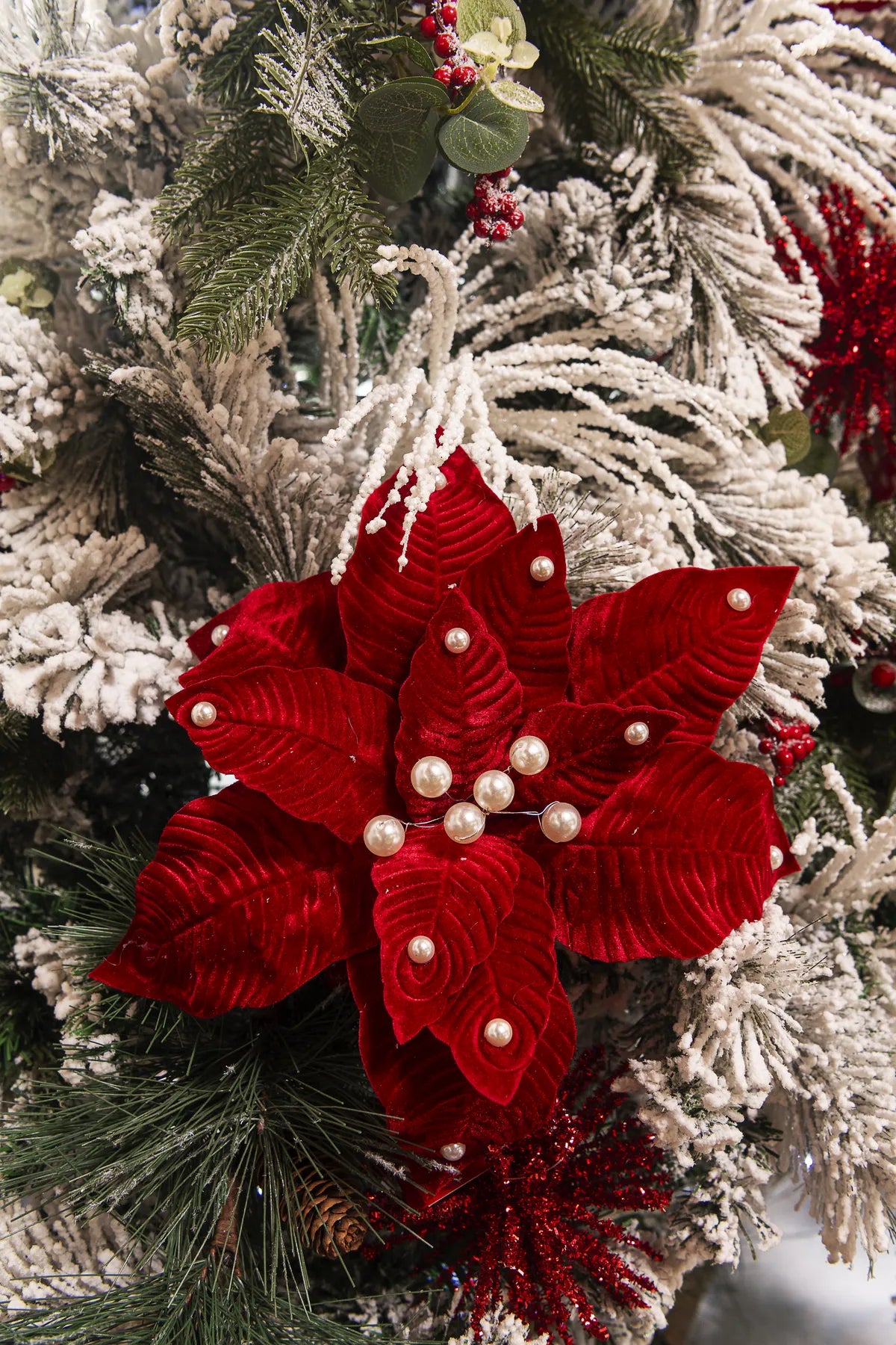 Flor Nochebuena Decorativa Roja con Perlas – 35 x 30 cm