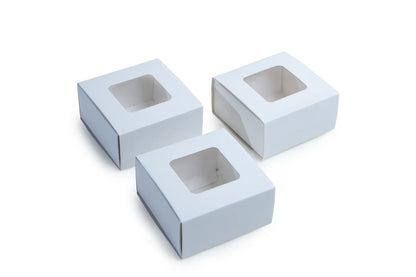 Caja de Papel Kraft Blanco – 8.5 cm x 8.5 cm x 4 cm (Paquete de 12 unidades)