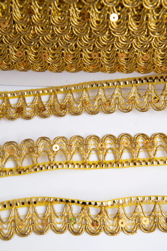 Galón Metálico Dorado Holográfico con Lentejuelas – Rollo de 18 Metros