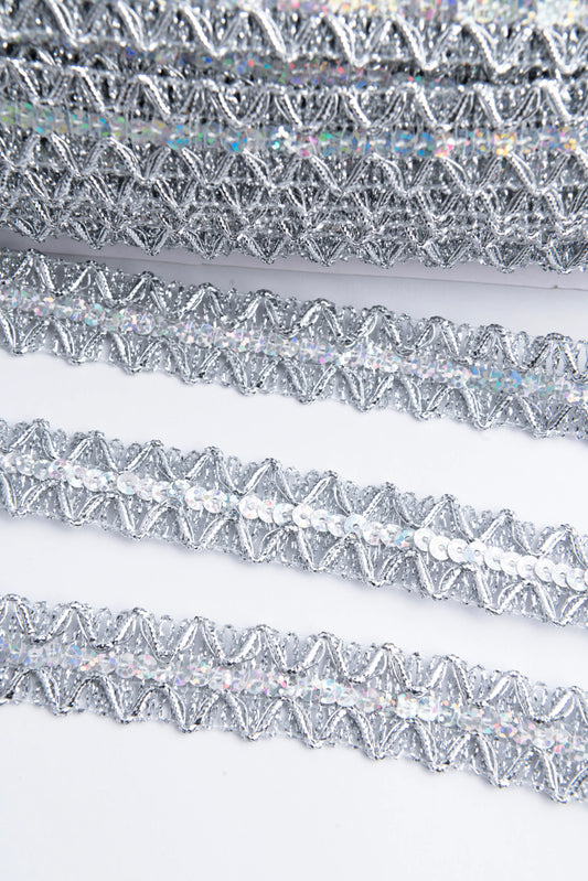 Galón Plateado Holográfico 2 cm Ancho – Rollo de 27 m