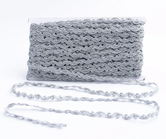 Galón Metalizado Plateado 8 mm Ancho – Rollo de 27 m