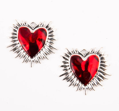 Dije Corazón Sagrado Plateado con Rayos y Centro Rojo | Ideal para Joyería Simbólica y Accesorios