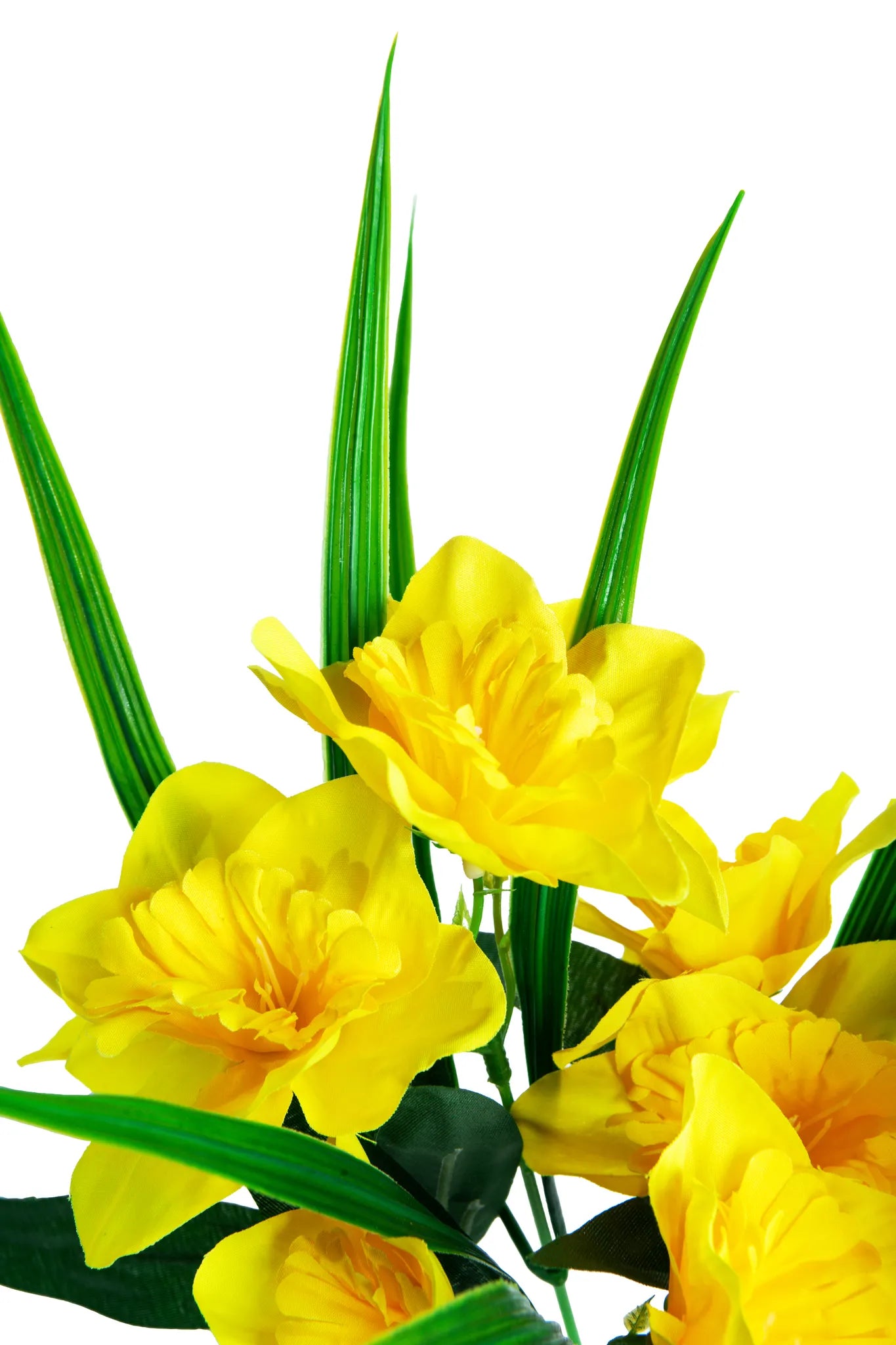 Dertalle ramo de narcisos artificiales amarillos con hojas verdes, ideal para arreglos florales, decoración del hogar, centros de mesa, eventos y ambientaciones primaverales.