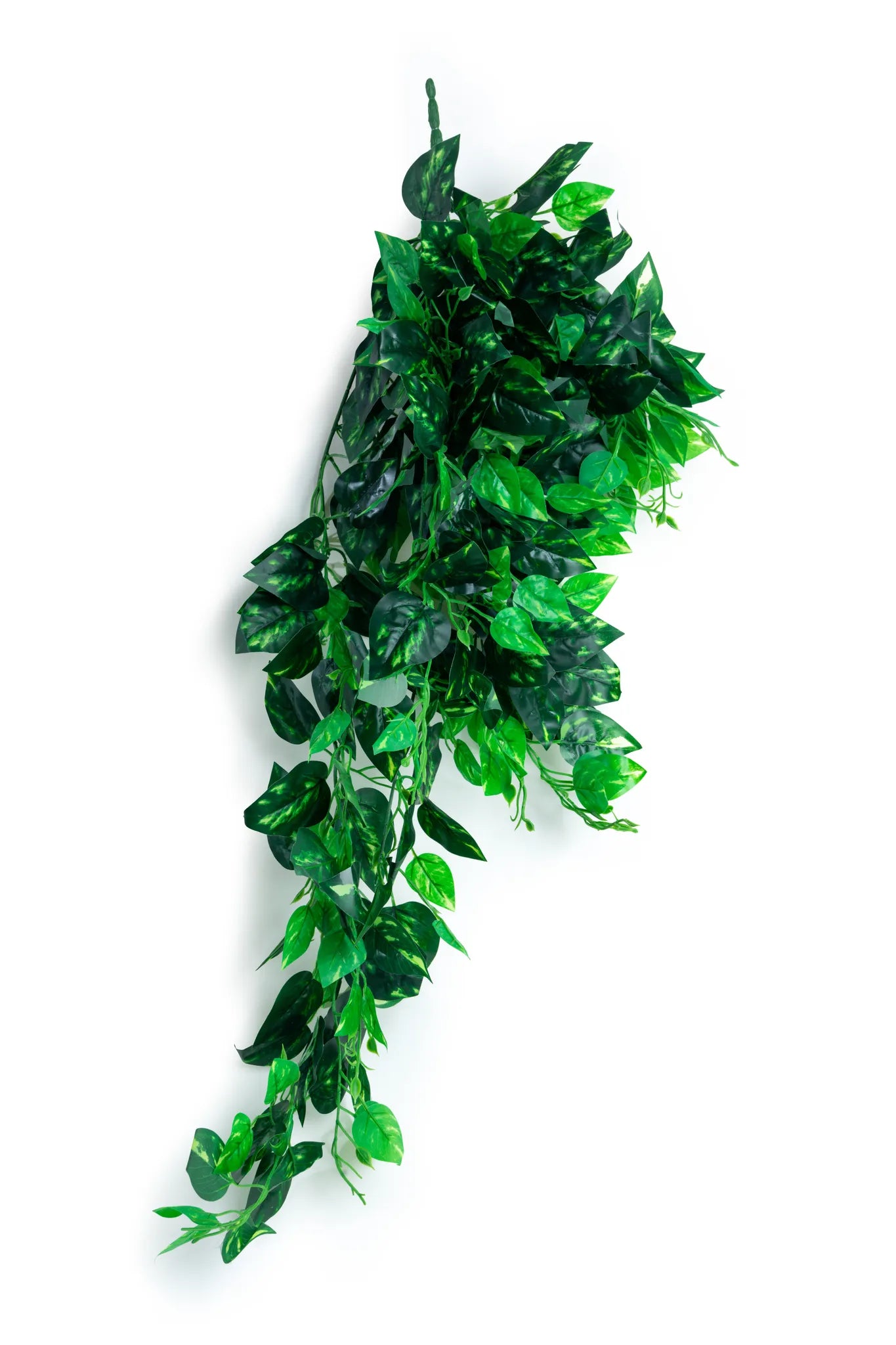Follaje artificial colgante de hojas verdes de 90 cm con mezcla de hojas en diferentes tonalidades de verde, ideal para decorar eventos, pérgolas, muros verdes e interiores.