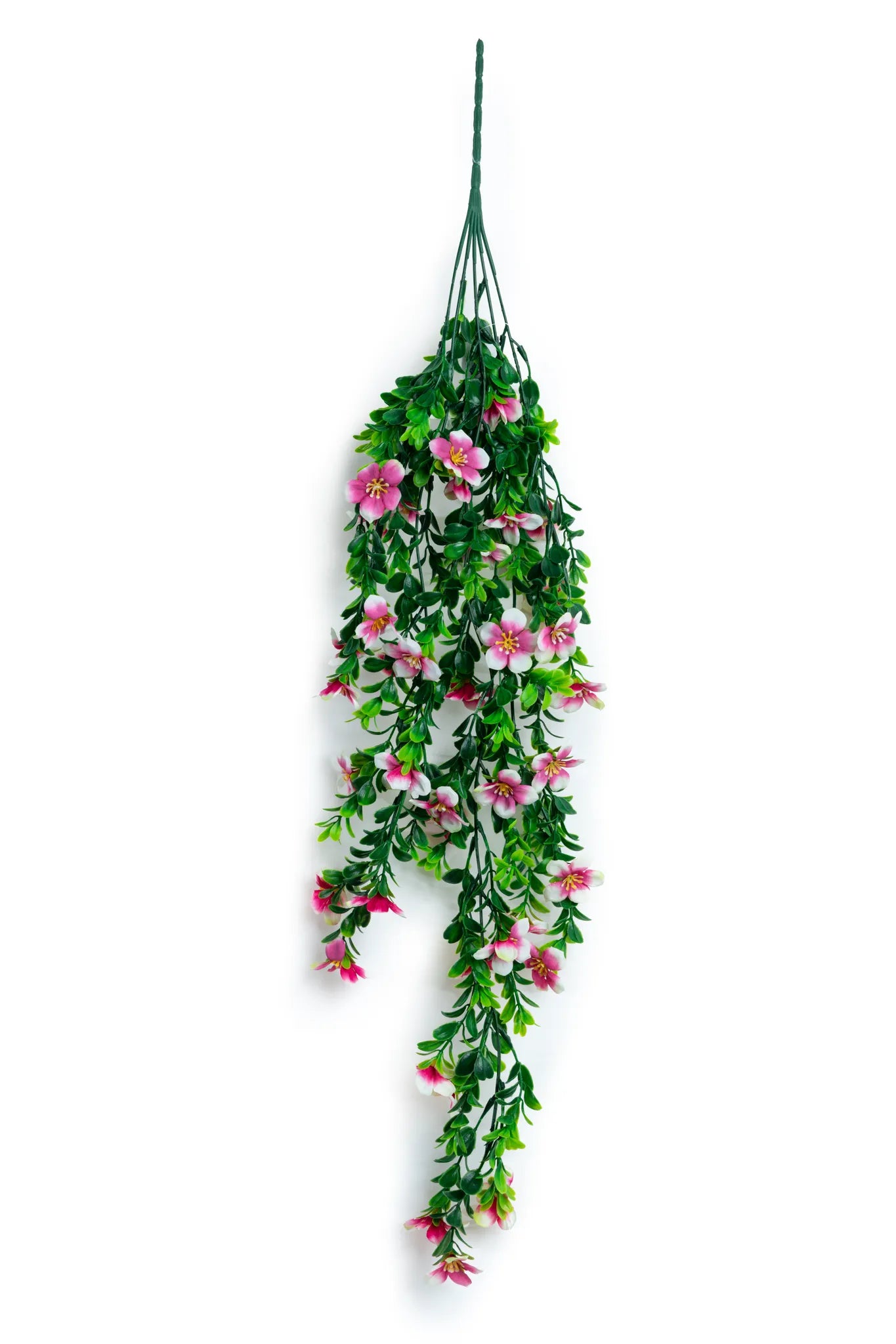 Guirnalda colgante artificial con follaje verde y flores color rosa fiusha, ideal para decorar bodas, eventos, arcos florales, techos y espacios interiores.